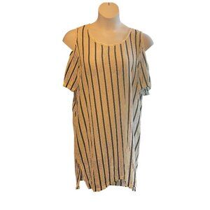 BLACK & WHITE COLD SHOULDER COVERUP